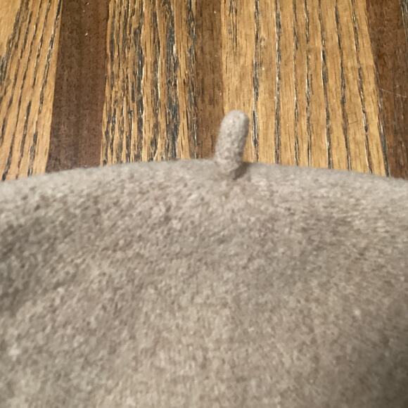 Vintage Classic Tan Wool Beret Hat Unmarked Tagless Small Size Youth? - Picture 6 of 6